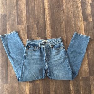 Levi’s Women’s Wedgie Straight leg
